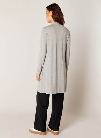 BASE LEVEL Strickjacke in Grau