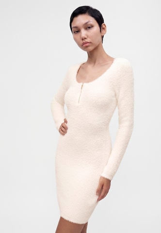 Rochie tricotat 'JAYCEE' de la GUESS pe alb: față