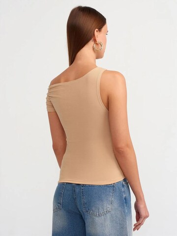 Dilvin Top in Beige