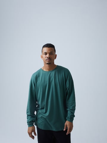 ABOUT YOU x Benny Cristo Shirt 'Devin' in Green: front
