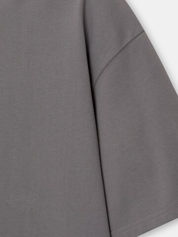 Pull&Bear T-Shirt in Grau