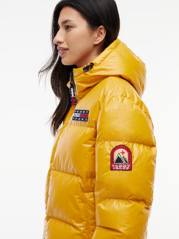Giacca invernale 'Alaska' di Tommy Jeans in giallo
