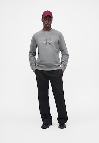 Calvin Klein Jeans Свитшот в Серый