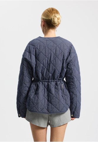 Veste mi-saison 'Atelier' rethinkit studios en bleu