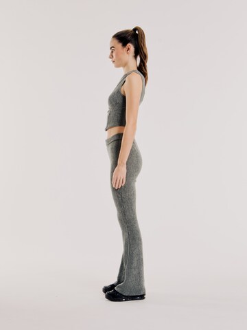 évasé Pantalon 'Kira' OUT OF ORBIT en gris