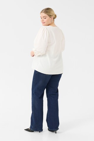 Chemisier 'Lilje' KAFFE CURVE en blanc