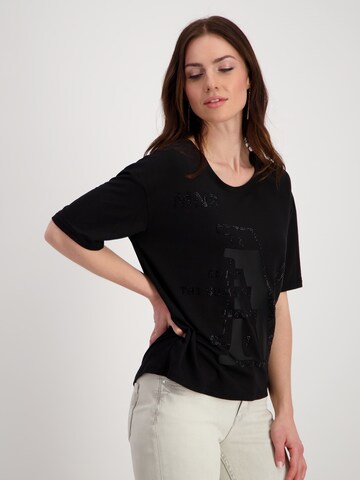 Tricou de la monari pe negru