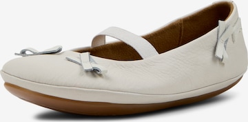 Ballerina 'Right Twins' di CAMPER in bianco: frontale