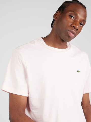 Coupe regular T-Shirt LACOSTE en rose