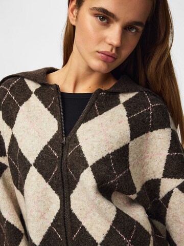 PIECES Cardigan 'PCAlva' i brun