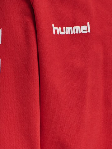 Hummel Sportsweatjacke in Rot