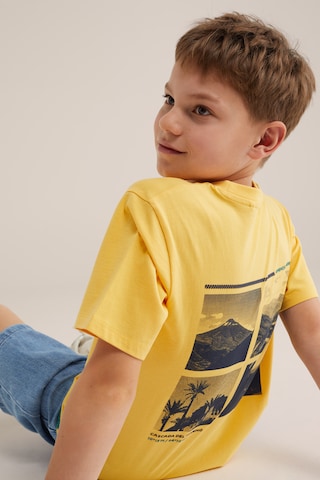 WE Fashion Футболка в Желтый