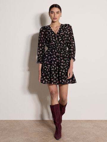 Apricot Jurk ' Chiffonkleid mit Blumenmuster ' in Roze: voorkant