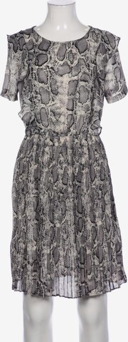 tigha Dress in M in Grey: front