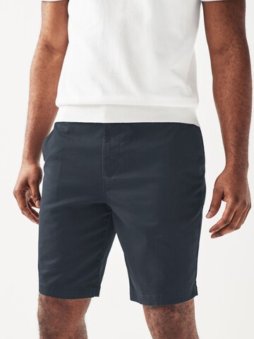 regular Pantaloni chino di Next in blu
