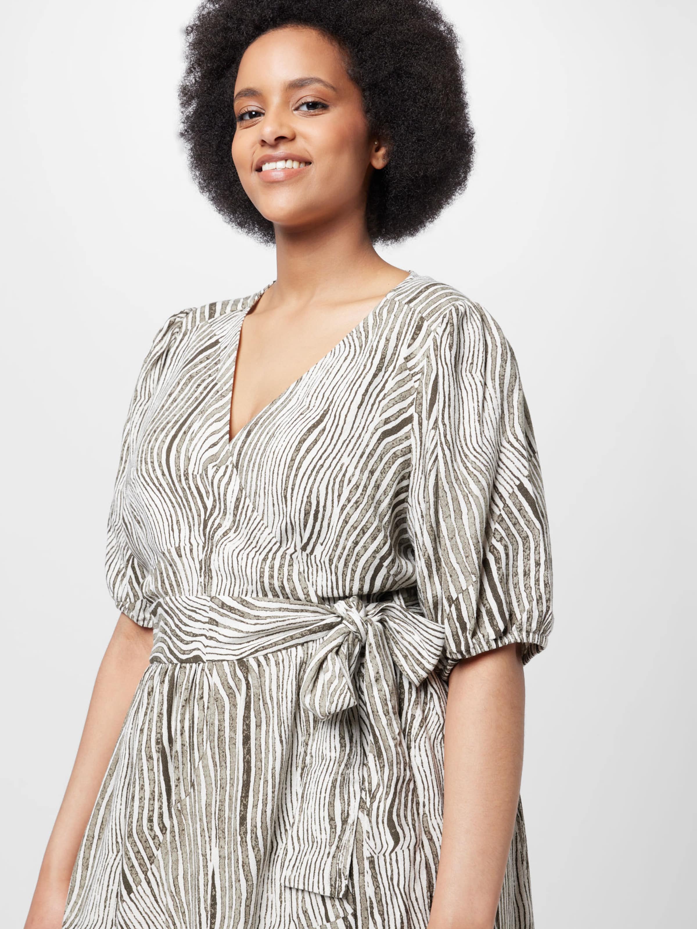 Curve femme hotsell