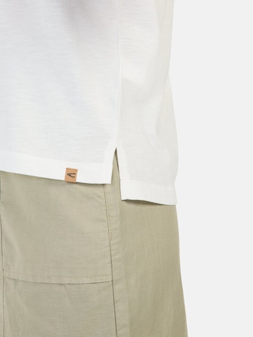 CAMEL ACTIVE T-Shirt mit V-Ausschnitt aus reiner Baumwolle in Weiß