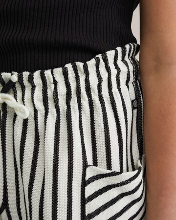 Regular Pantalon WE Fashion en noir