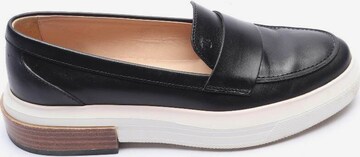 Tod's Flats & Loafers in 35 in Black: front