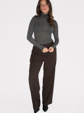 Honnête Atelier Regular Pants 'Isaline' in Brown