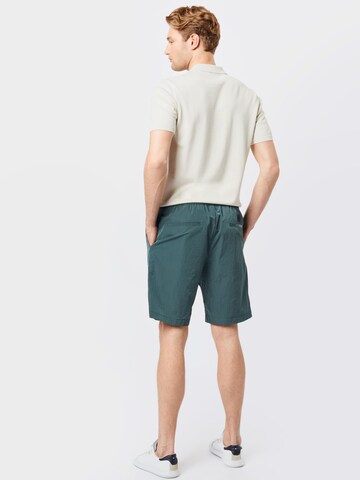 BOSS Regular Shorts in Grün