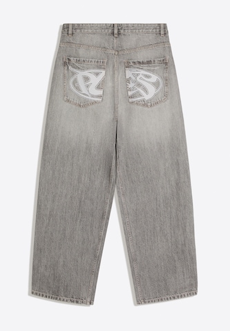 Bershka Barrel Jeans i grå