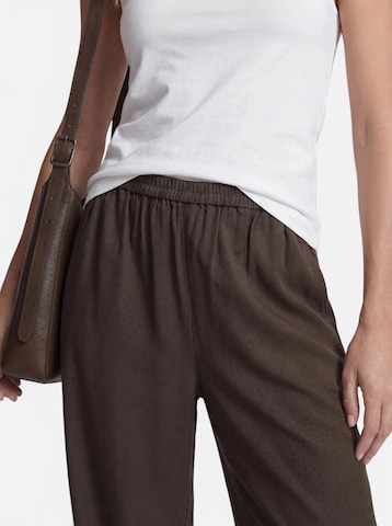 VERO MODA Tapered Broek 'VMLeia' in Bruin