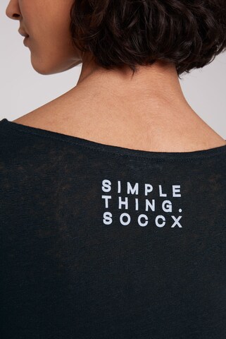 Soccx T-Shirt aus Leinen mit kleinem Label Print in Schwarz