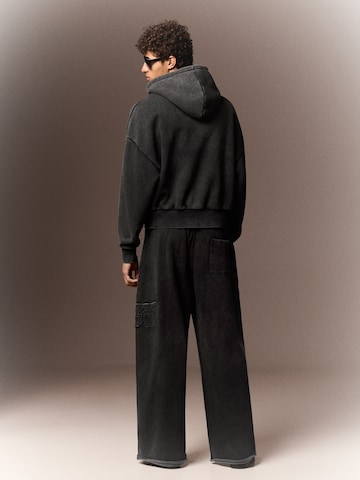 Hanorac de la Bershka pe negru