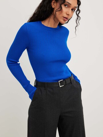 NA-KD Pullover in Blau: predná strana