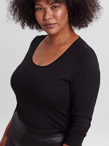 Vero Moda Curve - Camiseta 'Paxi' en negro