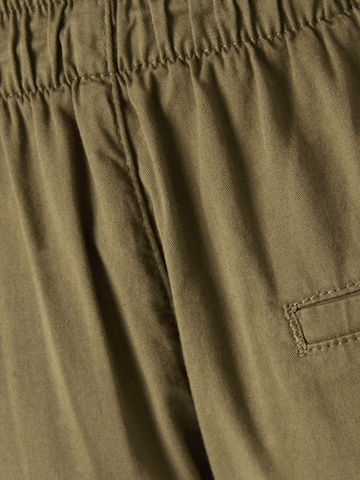 Bershka Regular Trousers in Green