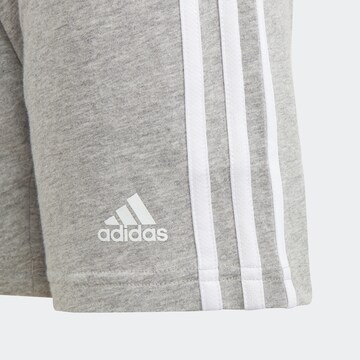 ADIDAS SPORTSWEAR Športna trenirka 'Essentials' | rdeča barva