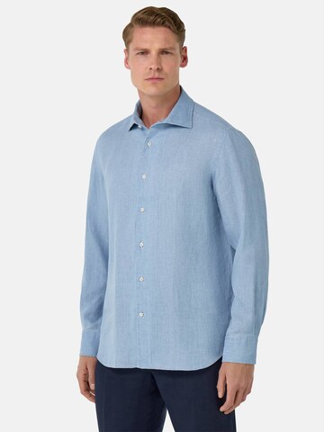 Coupe regular Chemise Boggi Milano en bleu : devant