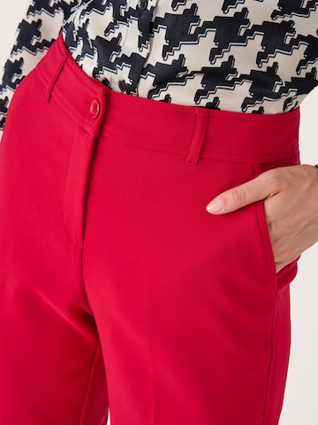 Camomilla Regular Pantalon 'Alicep' in Rood