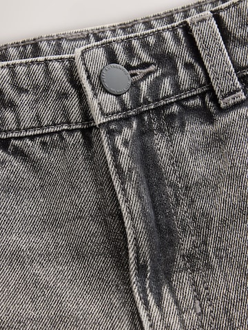 Next Regular Shorts in Grau