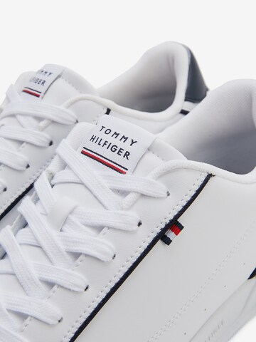 TOMMY HILFIGER Rövid szárú sportcipők - fehér