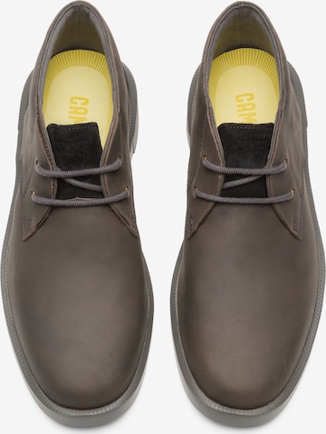 CAMPER Chukka Boots in Grey