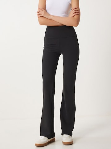 Happiness İstanbul Flared Leggings in Schwarz: Vorderseite