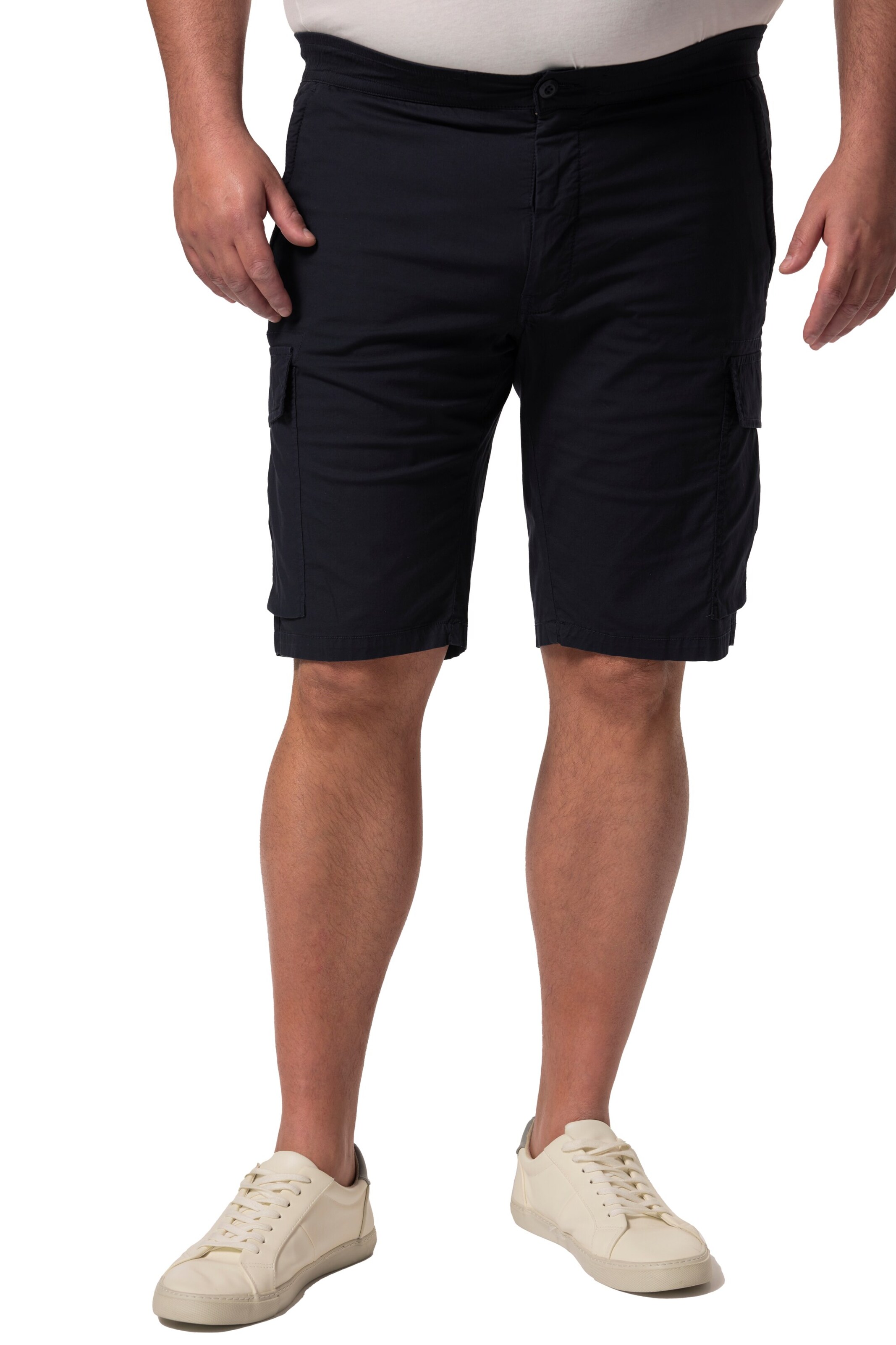 Men Plus Loose fit Pants in Blue: front