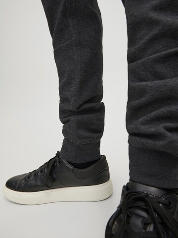 Jack & Jones Junior Дънки Tapered Leg Панталон 'Will' в сиво