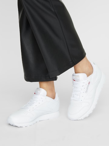 Reebok Sneakers in White: front