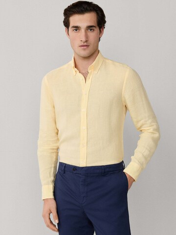 Coupe regular Chemise Hackett London en jaune : devant