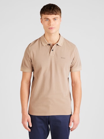 BOSS T-shirt 'Prime' i brun: framsida