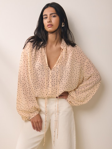 Bhoem Blouse in Beige: front