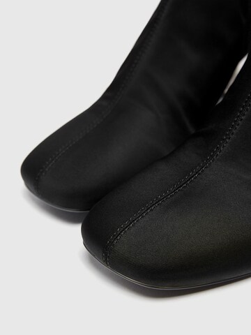 Pull&Bear Stiefelette in Schwarz