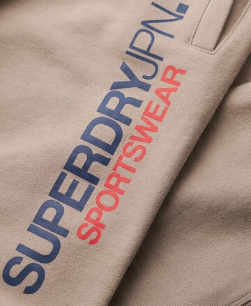 Effilé Pantalon Superdry en beige