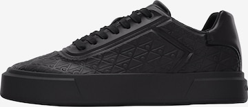 Baskets basses Calvin Klein en noir : devant