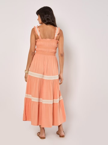 Robe ' ' Apricot en orange