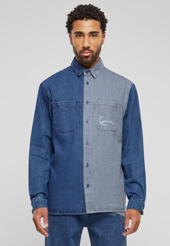 Karl Kani Regular fit Button Up Shirt in Blue: front